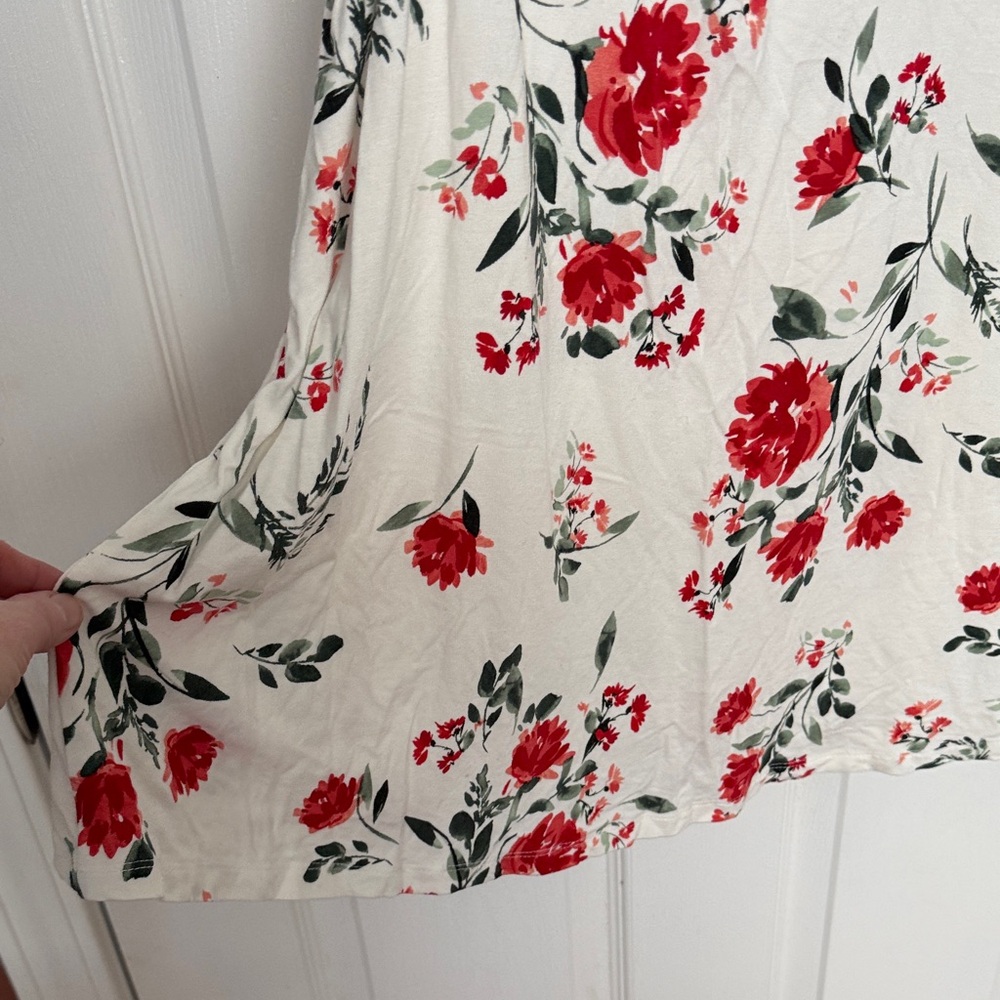 Torrid Floral Ruffle Sleeve Top - White and Red - Picture 2 of 6